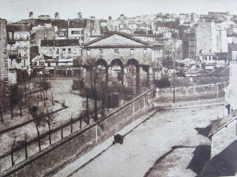 Place de Clichy, l'ancienne barrière des fermiers généraux et le mur (1859)