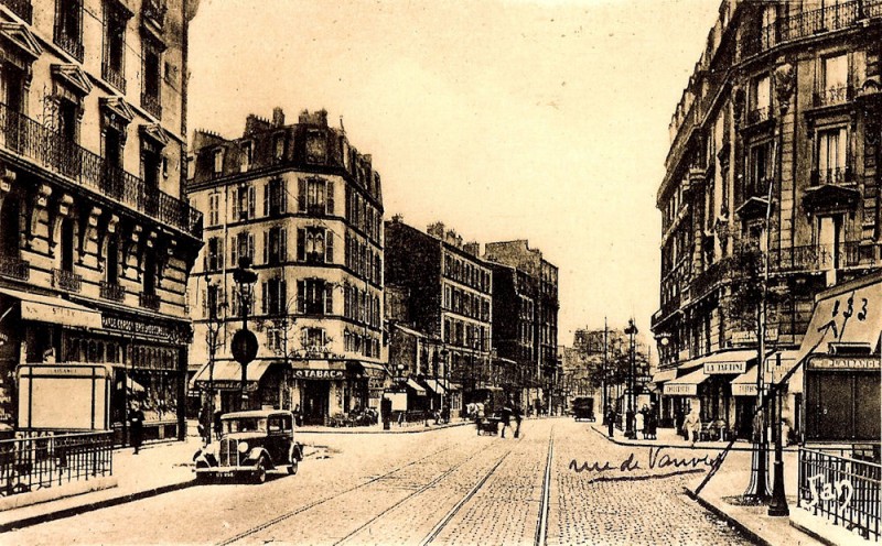 Carrefour Plaisance - Le pâté de maison au fond à gauche a disparu.