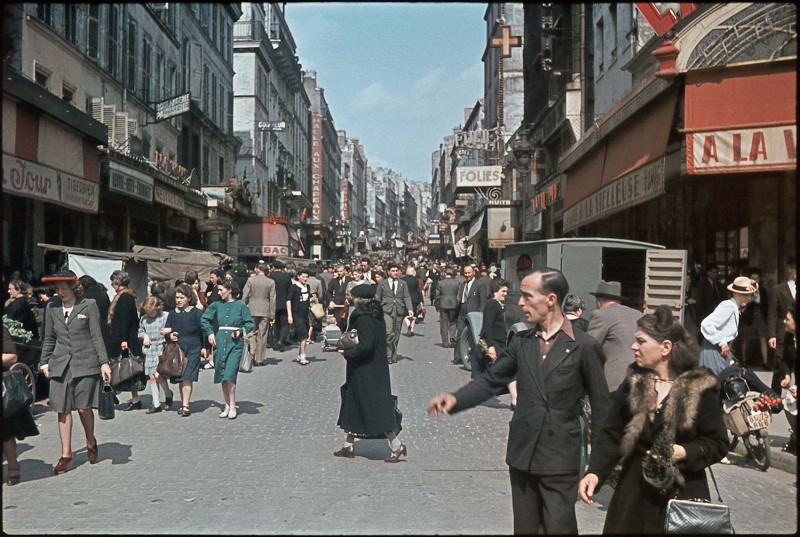 Rue de Belleville 1942 - André Zucca©Roger Viollet