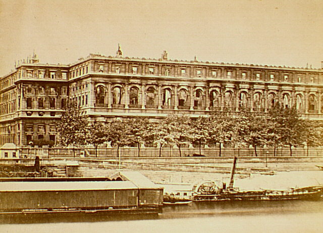 Ruines de l'ancien Palais