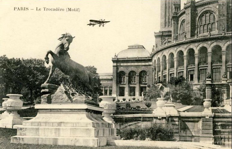 Cheval à la herse avant 1937