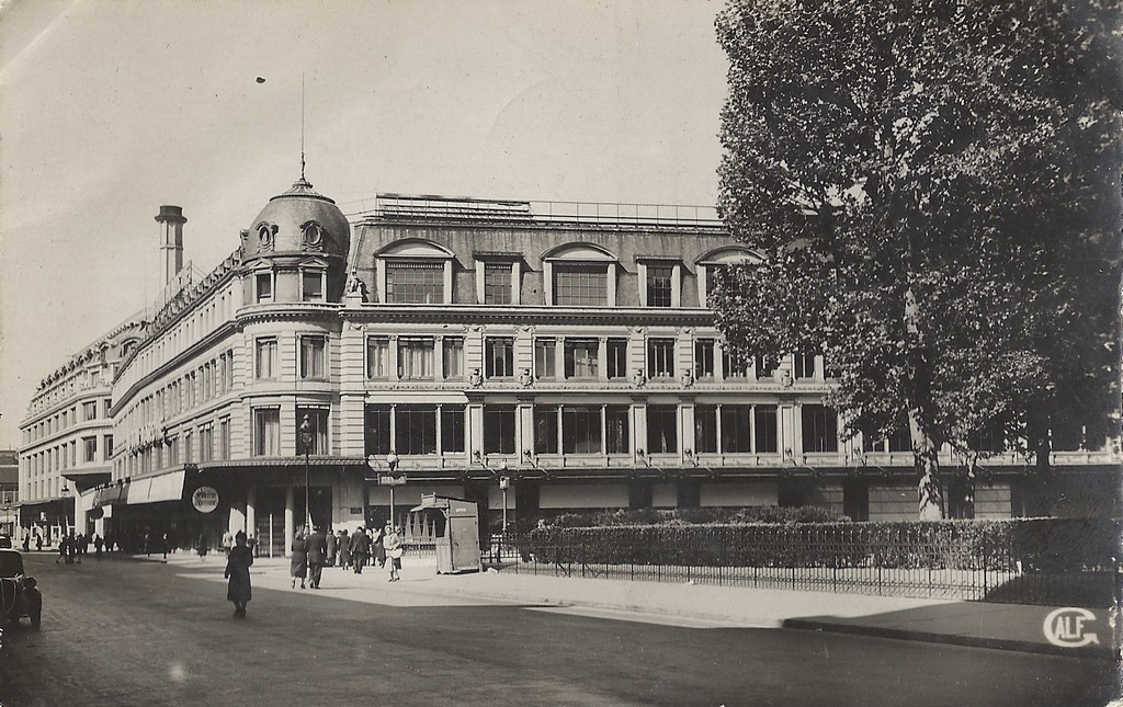 1852 Le Bon Marché Paris Unplugged